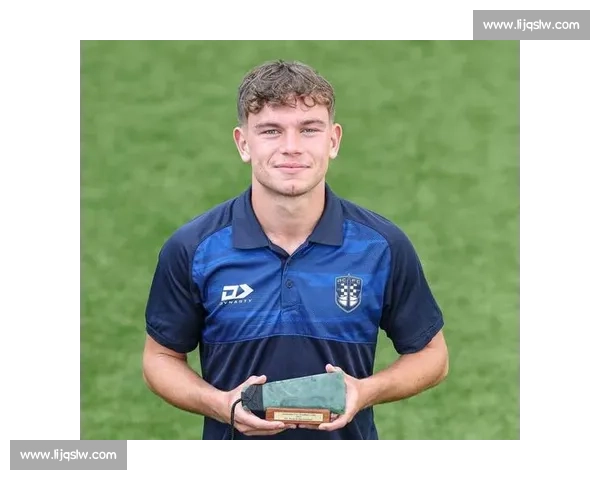 叉车工铁卫缺席!奥克兰城世俱杯迎战拜仁陷用人荒 叉车工铁卫缺席!奥克兰城世俱杯迎战拜仁陷用人荒